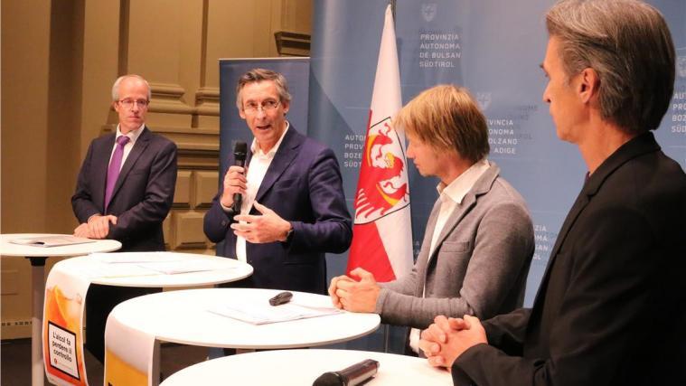 Sie haben die neue Auflage der Kampagne "Keine Kompromisse" vorgestellt: Florian Zerzer, Landesrat Widmann, Peter Koler, Walter Tomsu.