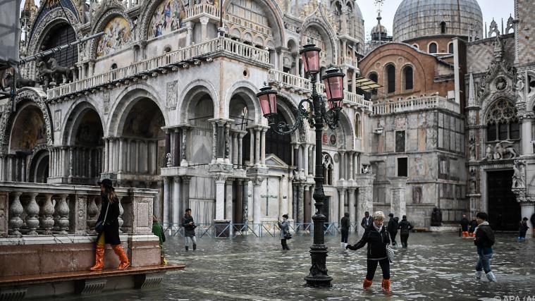 Nicht nur der Markusdom, sondern auch zahlreiche andere Paläste in Venedig wurden vom Hochwasser schwer beschädigt.