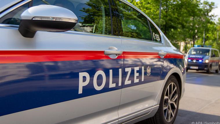 32-Jähriger rammte zweimal ein Einsatzfahrzeug.