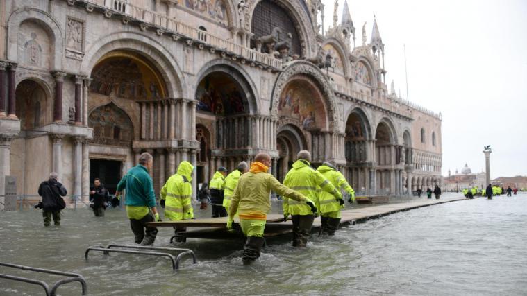 Am 12. November stieg das durch starken Wind angetriebene Wasser in Venedig auf 187 Zentimeter über dem Meeresspiegel.