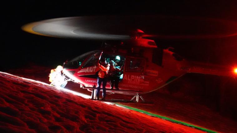An der Suchaktion war auch der Rettungshubschrauber Aiut Alpin Dolomites beteiligt.