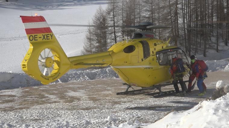 Bei dem Großeinsatz im Schnalstal waren mehrere Rettungshubschrauber im Großeinsatz – darunter auch einer aus dem Bundesland Tirol.