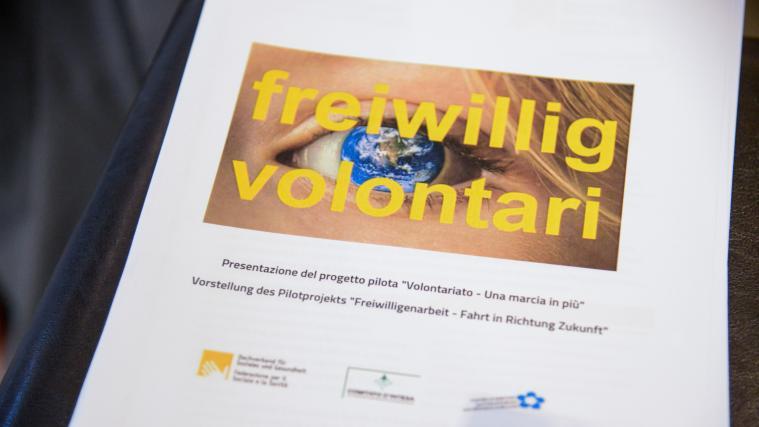 Damit das Lernen und die Kompetenzen, die Freiwillige durch ihre ehrenamtliche Arbeit erlangen, anerkannt und zertifiziert werden, wurde 2018 das Pilotprojekt „Fahrt in Richtung Zukunft“ initiiert.