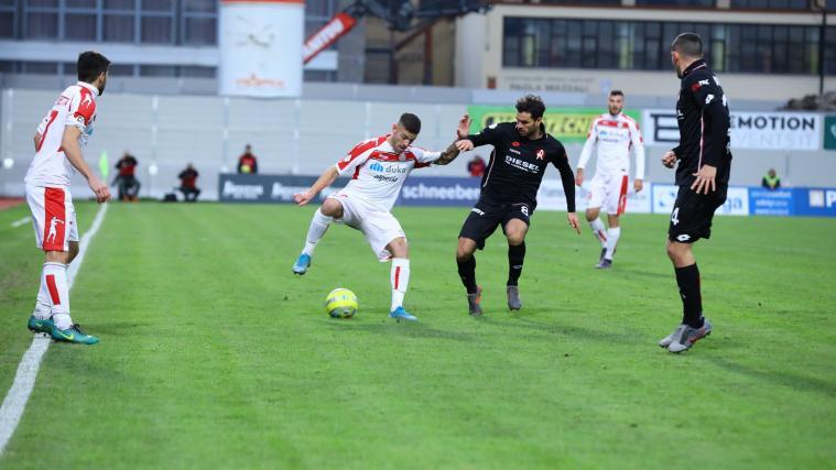 Daniele Casiraghi (am Ball) musste mit dem FCS gegen Vicenza eine Niederlage hinnehmen.