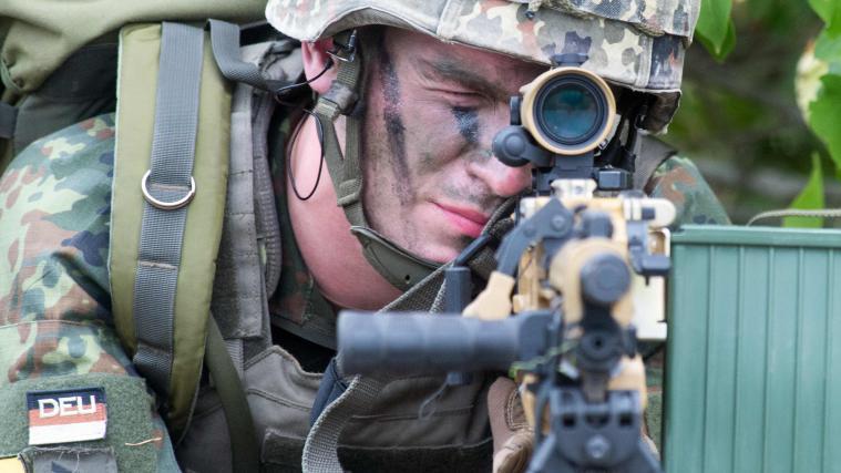 Das Gericht hat beschlossen, dass die Bundeswehr dazu berechtigt war, den Soldaten zu entlassen, weil er einer Frau den Handschlag verweigert hat (Schmuckbild).