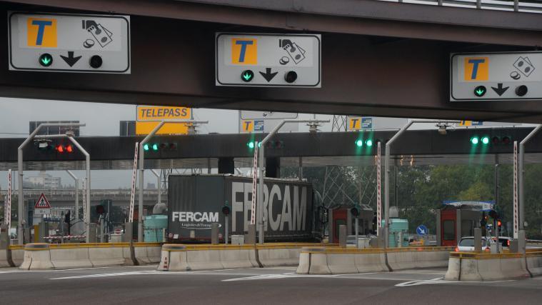 Das Taxi wurde am Montag bei der Autobahnausfahrt Bozen Süd angehalten und genauer unter die Lupe genommen – mit Erfolg.
