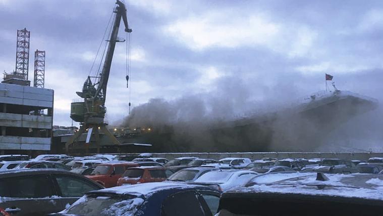 Der Brand auf dem russischen Flugzeugträger ist in einer Werft bei Murmansk ausgebrochen.