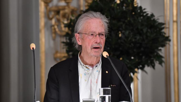 Die Auswahl von Schriftsteller Peter Handke als Preisträger für den Literaturnobelpreis 2019 hat Kontroversen ausgelöst.