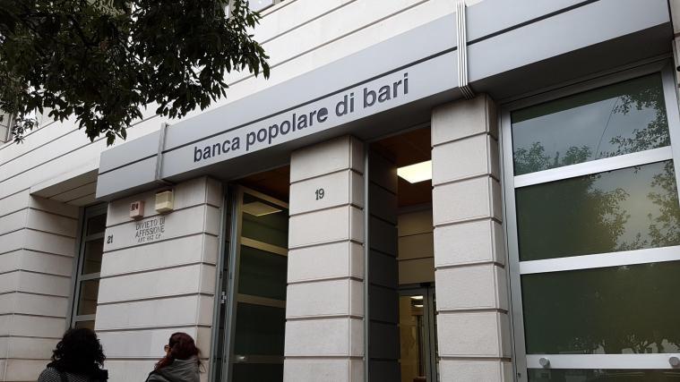 Die italienische Regierung denkt an eine Verstaatlichung der krisengeschüttelten Volksbank Banca Popolare di Bari, die am Freitagabend unter staatliche Aufsicht gestellt worden ist.