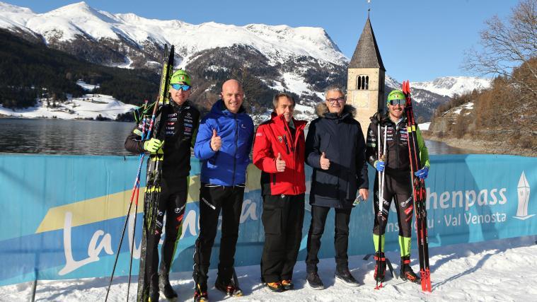 Freuen sich auf das Rennen (v.l.): Florian Cappello, OK-Chef Gerald Burger, Mitorganisator Bernhard Köllemann, der Grauner Bürgermeister Heinrich Noggler und Matteo Tanel.