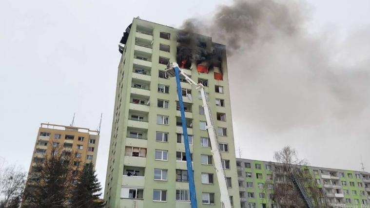 Bei einer Gasexplosion in einem Hochhaus in Presov sind vermutlich 8 Personen gestorben.