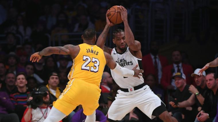 LeBron James (l.) und Kawhi Leonard im Duell