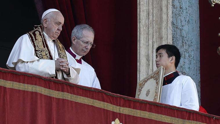 Papst Franziskus (links) am Christtag in Rom.