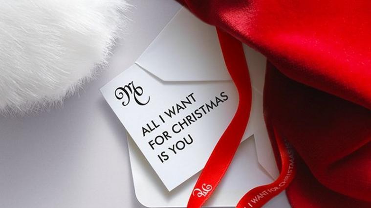 Rund 50 Prominente, darunter Heidi Klum, Ariana Grande und Kim Kardashian West, sind in einem neuen Musikvideo zu Mariah Careys „All I Want For Christmas Is You“ zu sehen.