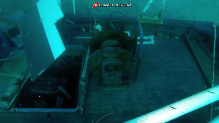 Rund um das gesunkene Flüchtlingsschiff vor Lampedusa wurden weitere Leichen entdeckt.