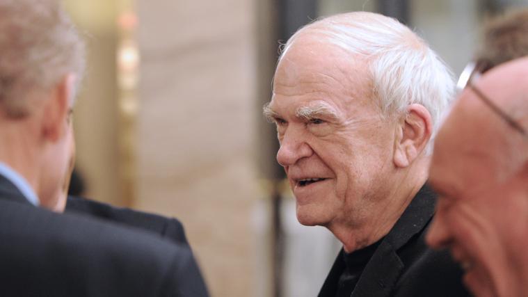 Schriftsteller Milan Kundera hat 40 Jahre nach seiner Ausbürgerung durch die CSSR die tschechische Staatsbürgerschaft zurückbekommen.