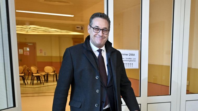 Strache dementierte Zuwendungen an die Partei.
