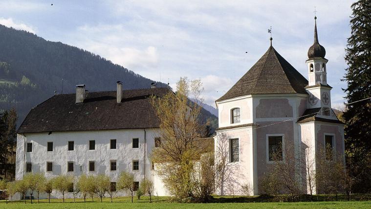 Um das Deutschhaus in Sterzing wurde eine Bannzone ausgewiesen.