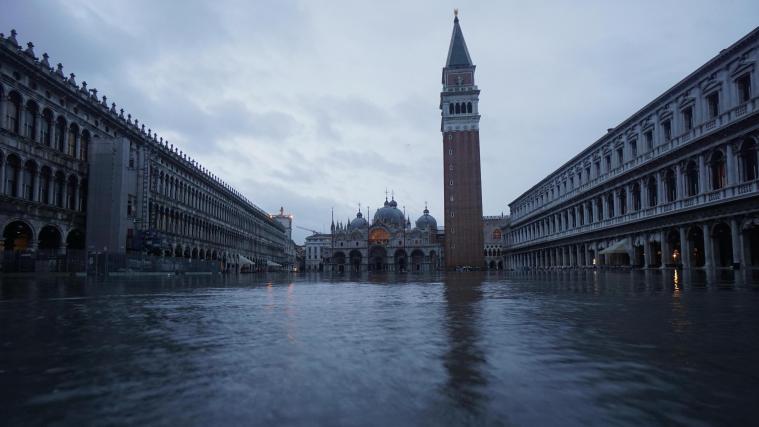 Venedig steht erneut unter Wasser.