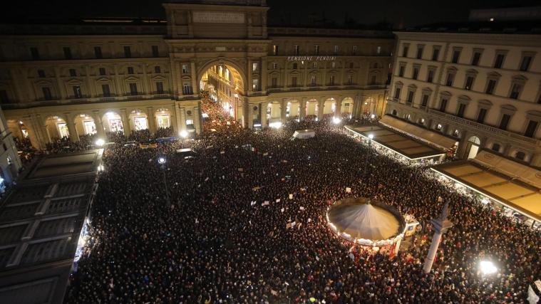 Zehntausende Menschen versammelten sich in Bologna.