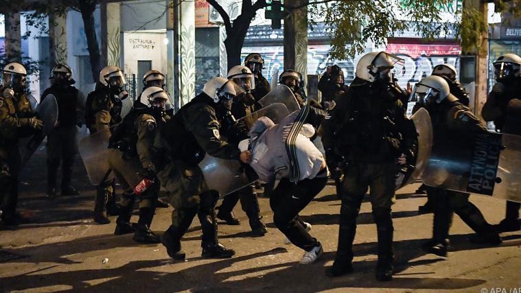 Zusammenstöße zwischen Demonstranten und der Polizei.
