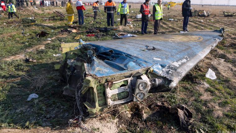 2 iranische "TOR"-Raketen trafen das Flugzeug.