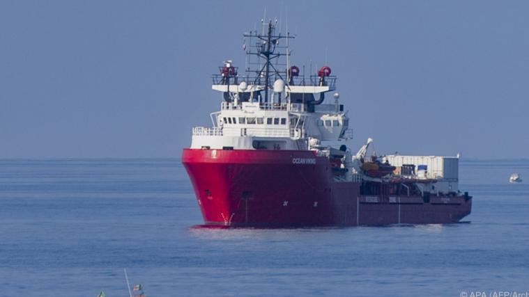 407 Migranten an Bord der Ocean Viking.