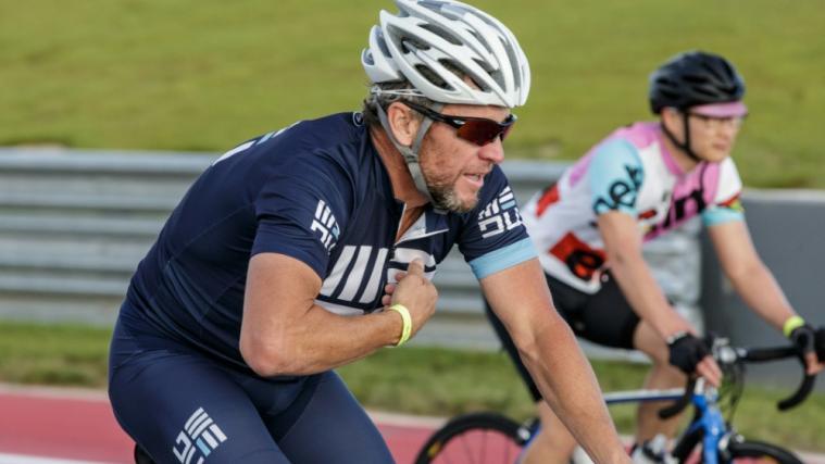 Armstrong lädt zahlungskräftige Rad-Enthusiasten ein