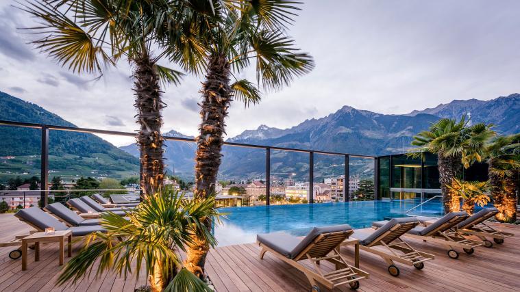 Auf 3 Gewinner warten 4 wunderbare Tage Wellnessurlaub für 2 Personen im 4*s Hotel Therme Meran.