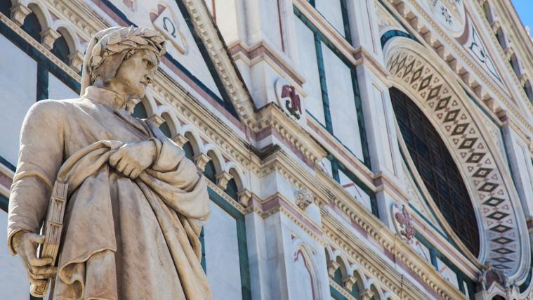 Dante Alighieri hat nun seinen eigenen Gedenktag. Im BIld: Dnte-Statue vor der Kirche Santa Croce in Florenz.