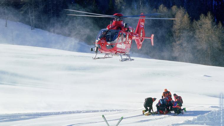 Das Team des Rettungshubschraubers Aiut Alpin Dolomites kümmerte sich um den Verletzten (Symbolbild).