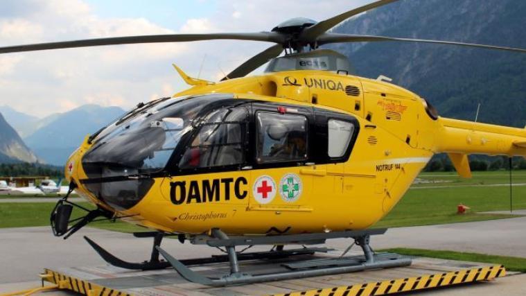 Der verletzte Bub wurde mit dem Rettungshubschrauber in eine bayerische Kinderklinik geflogen.