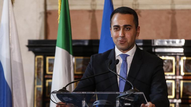 Di Maio beschuldigt die Parlamentarier, die Fünf-Sterne-Bewegung zu verlassen, um nicht den Teil ihres Parlamentariergehalts zu zahlen.