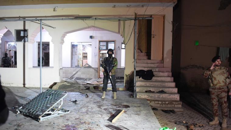 Die Explosion ereignete sich laut Polizeisprecher Baloch kurz nach Ende des Abendgebetes.