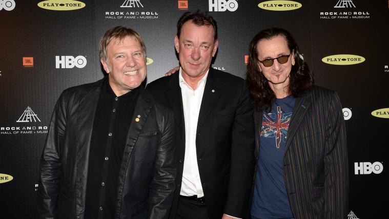 Die Rockgruppe Rush wurde vor allem durch den Schlagzeuger Neil Peart (Mitte) berühmt.