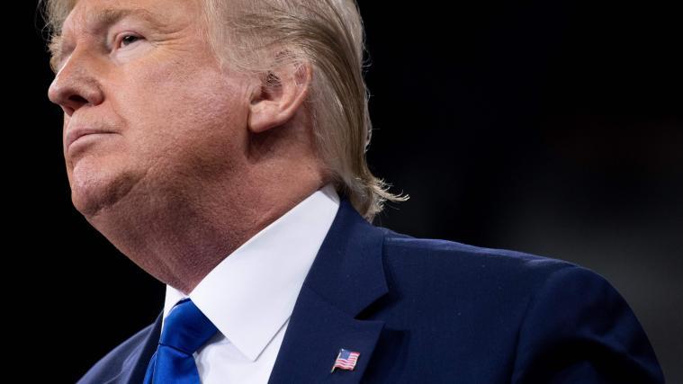 Donald Trump unterzeichnet das Teilabkommen persönlich.