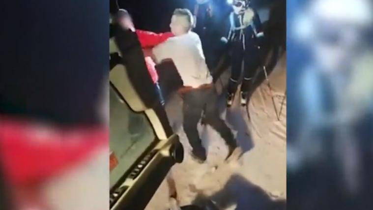Ein Skitourengeher hat in Nordtirol einen Pistenraupenfahrer angegriffen.