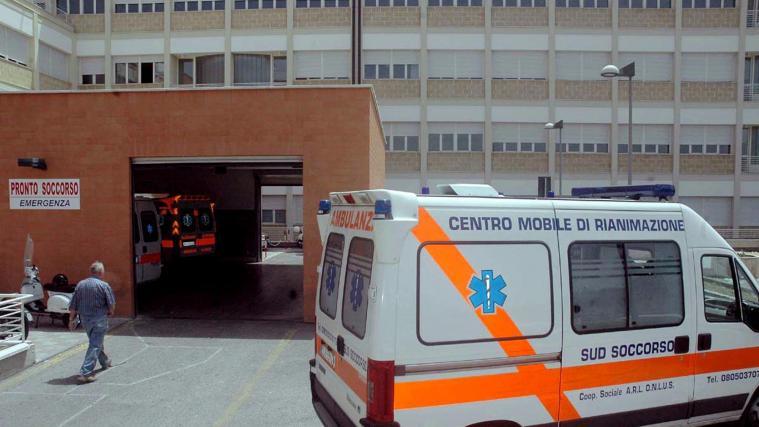 Eine Frau wurde mit Coronavirus-Verdacht ins Krankenhaus von Bari eingeliefert, dies stellte sich jedoch später als Fehlalarm heraus.