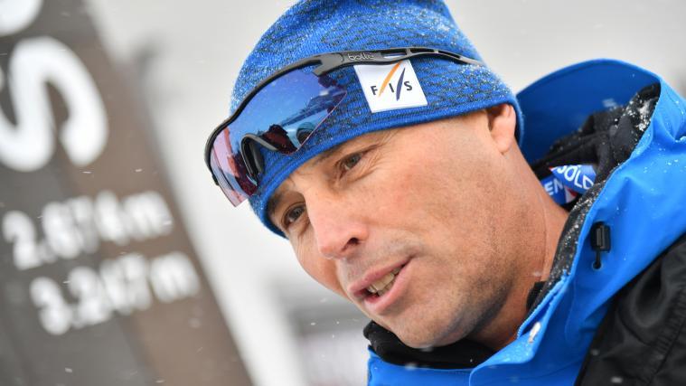 FIS-Renndirektor Markus Waldner spricht die Probleme mit Kreuzbandrissen offen an.
