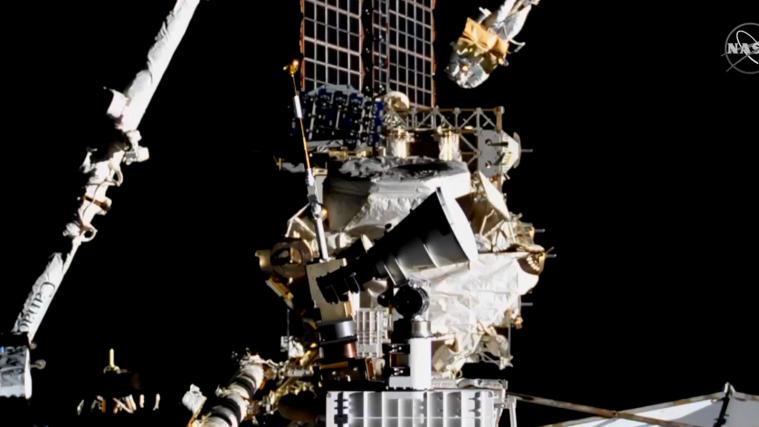 Ganze 6 Stunden und 16 Minuten dauerte der ISS-Außeneinsatz.