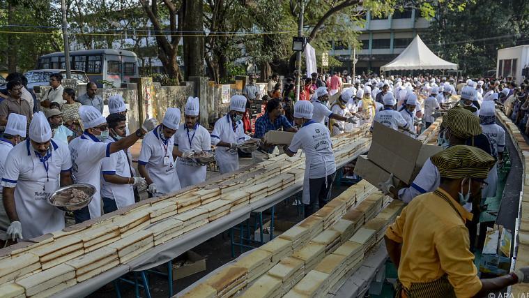 In Indien wurde ein Rekord-Kuchen gebacken.