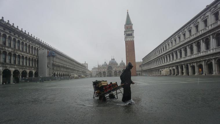 Nach den verheerenden Überschwemmungen soll nun der Markusdom in Venedig vor Hochwasser geschützt werden.