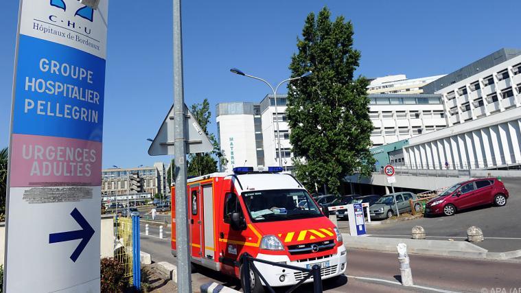 Patienten liegen auf Quarantänestationen.