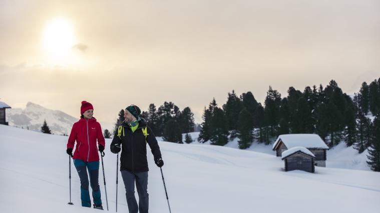 Schneeschuhwandern und Winterwandern, ein Spaß für die ganze Familie.