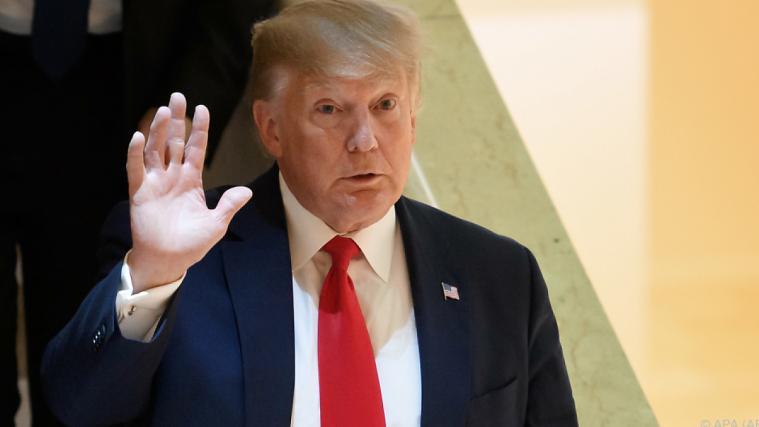 Trump droht mit weiteren Zöllen.