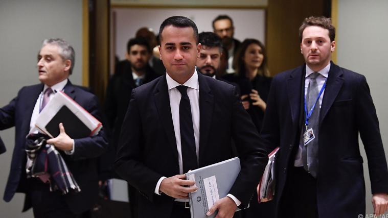 Unklarheit über Außenminister Luigi Di Maios politische Pläne.