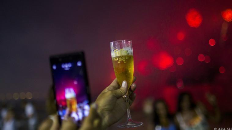 Was wäre der Sekt zum Jahreswechsel ohne Handyfoto....