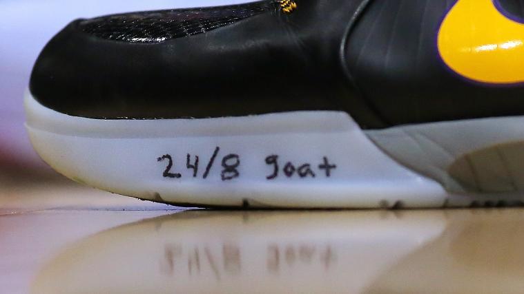 Zahlreiche NBA-Spieler gedachten mit Schuh-Aufschriften an Kobe Bryant.