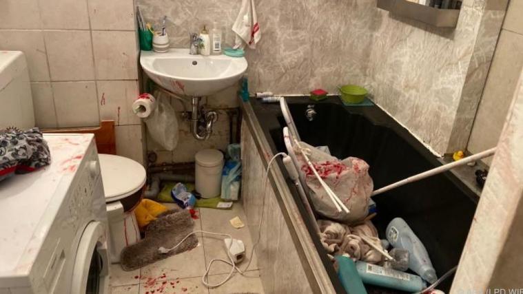 Zwischen dem Paar kam es zu gegenseitigen Handgreiflichkeiten, die Wohnung war völlig verwüstet.