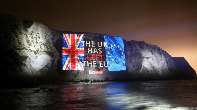 Auch die White Cliffs of Dover taten die Neuigkeit kund.